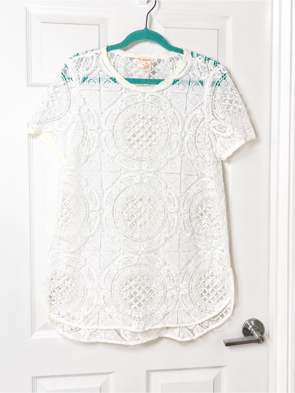Sundance White Lace Overlay Short Sleeve Top